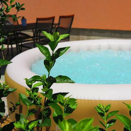 Apartment Gamma With Hydromassage Mini Pool Near Split Žrnovnica Exteriér fotografie