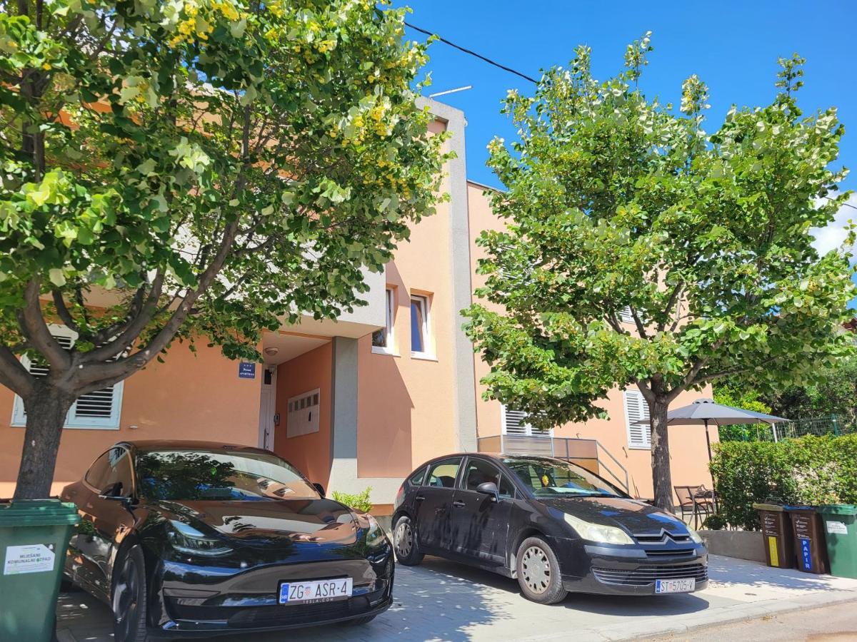 Apartment Gamma With Hydromassage Mini Pool Near Split Žrnovnica Exteriér fotografie