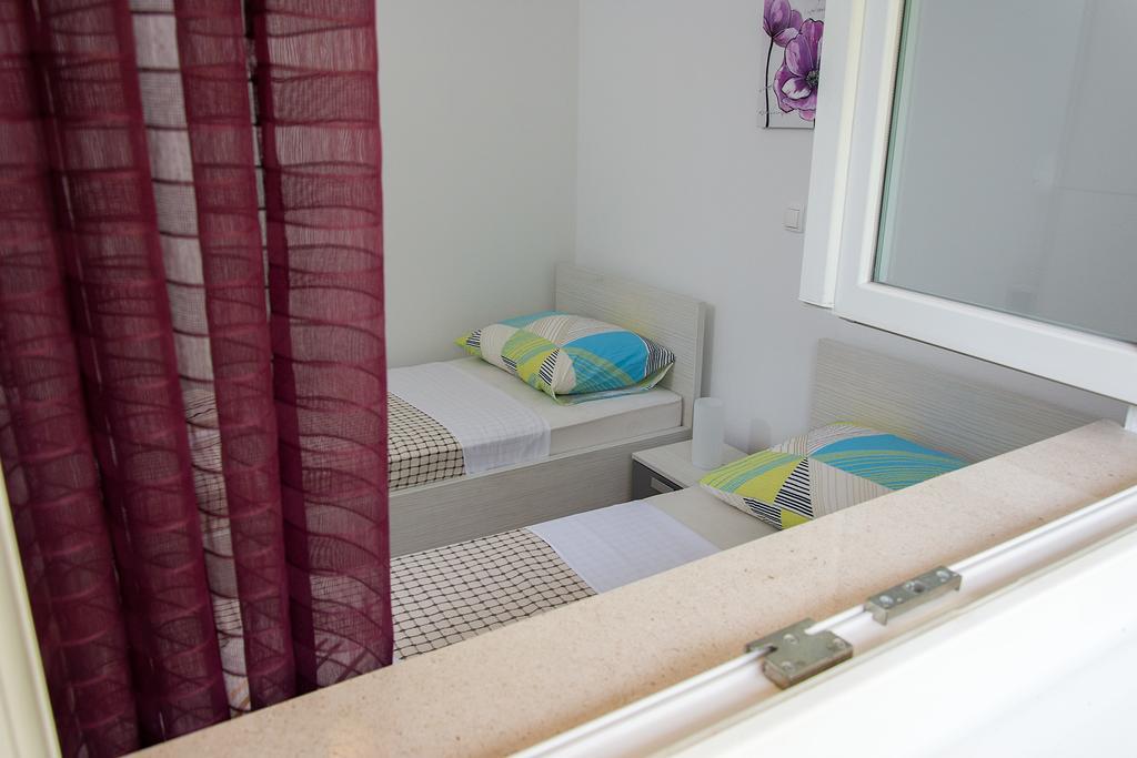 Apartment Gamma With Hydromassage Mini Pool Near Split Žrnovnica Exteriér fotografie