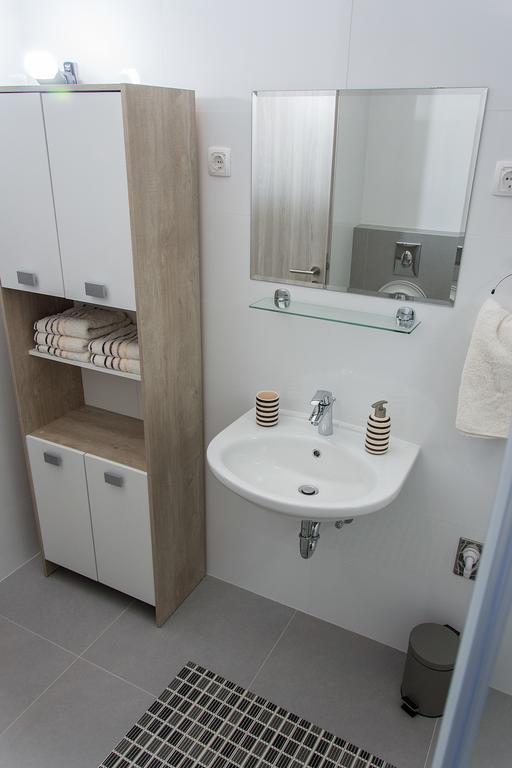 Apartment Gamma With Hydromassage Mini Pool Near Split Žrnovnica Exteriér fotografie