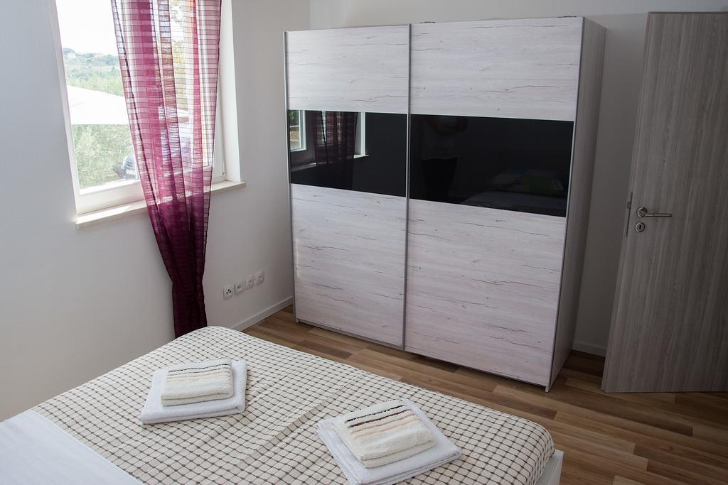 Apartment Gamma With Hydromassage Mini Pool Near Split Žrnovnica Exteriér fotografie